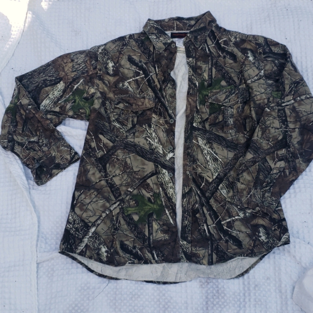 NWOT Button up Camo longsleeve